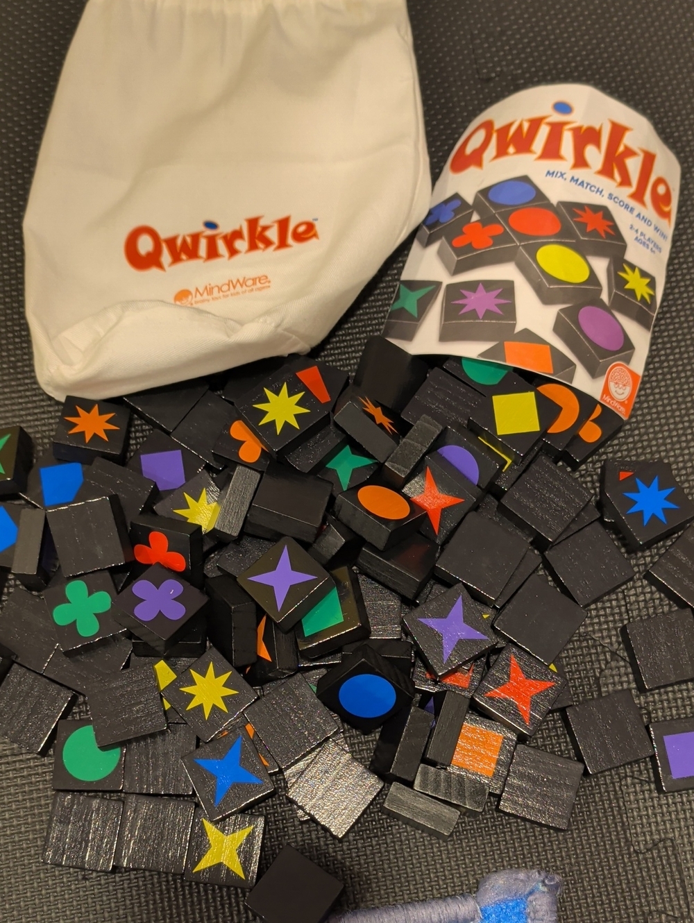 Qwirkle Tile Matching Game - Colorful Black Tiles